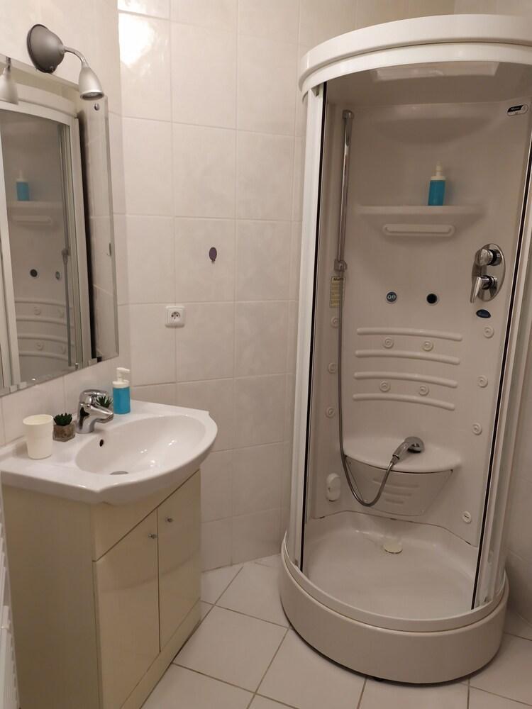 Kate & Jenny - Two-Level Apartment In The Old Town Bratislava Bagian luar foto