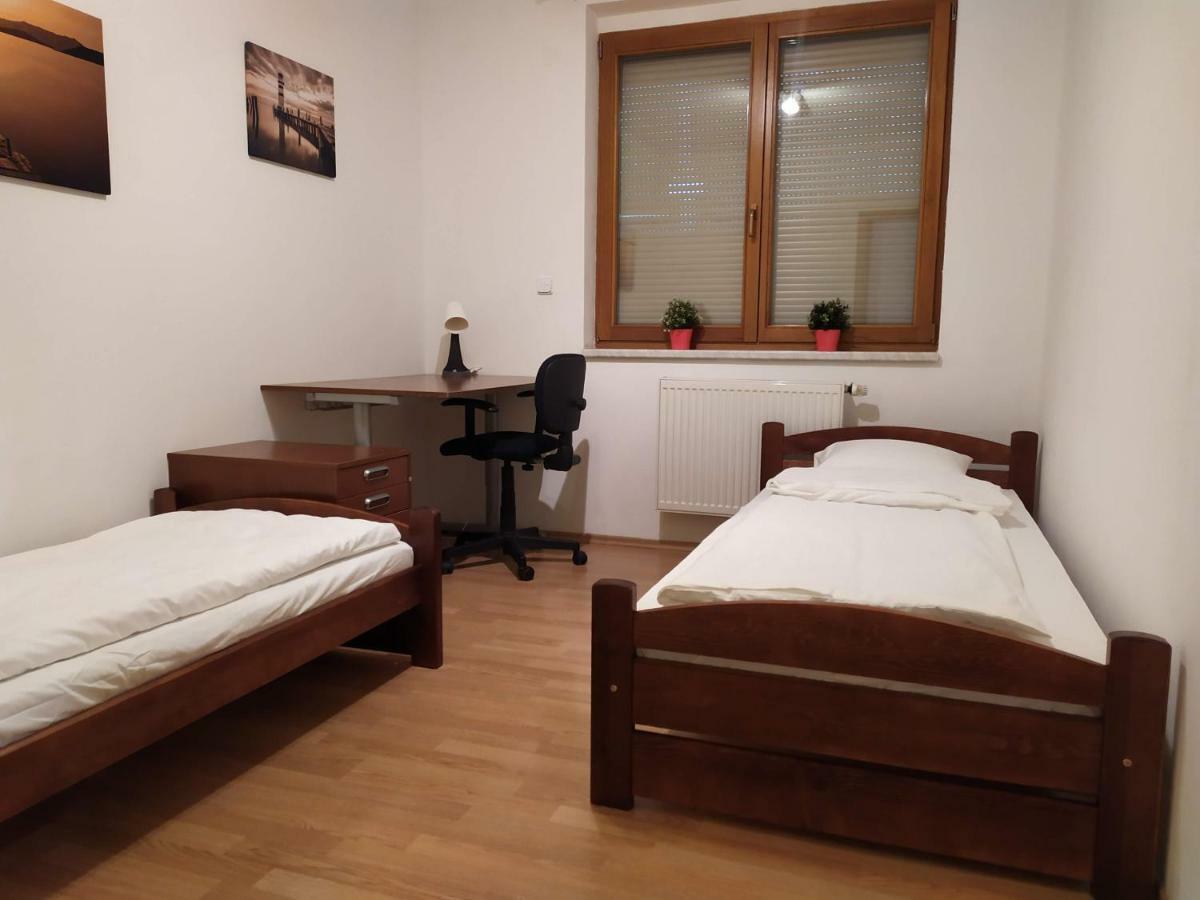 Kate & Jenny - Two-Level Apartment In The Old Town Bratislava Bagian luar foto