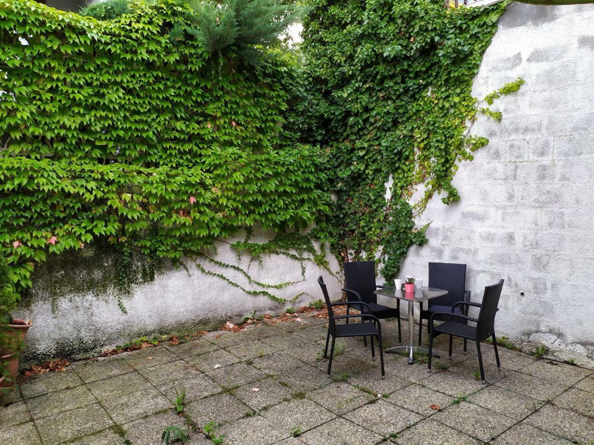 Kate & Jenny - Two-Level Apartment In The Old Town Bratislava Bagian luar foto