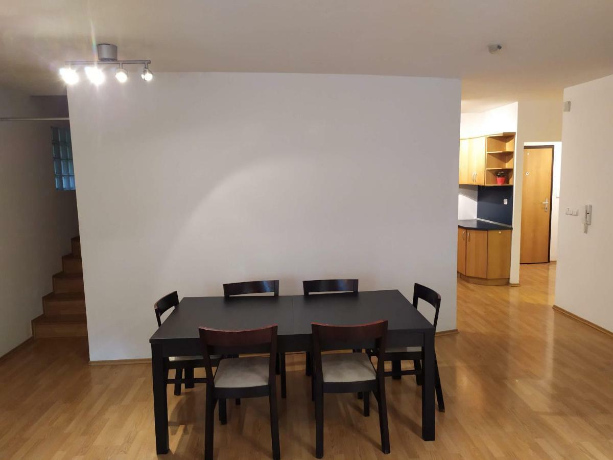 Kate & Jenny - Two-Level Apartment In The Old Town Bratislava Bagian luar foto