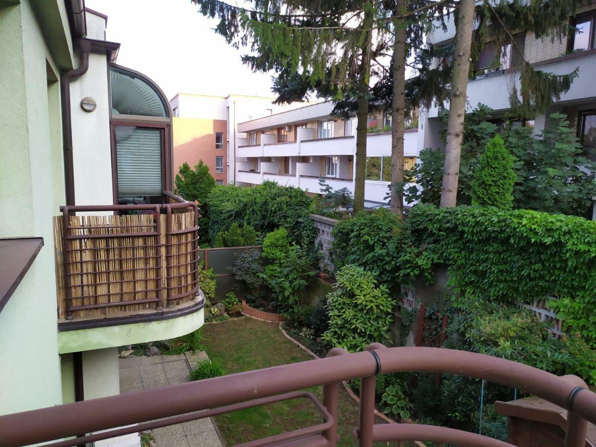 Kate & Jenny - Two-Level Apartment In The Old Town Bratislava Bagian luar foto