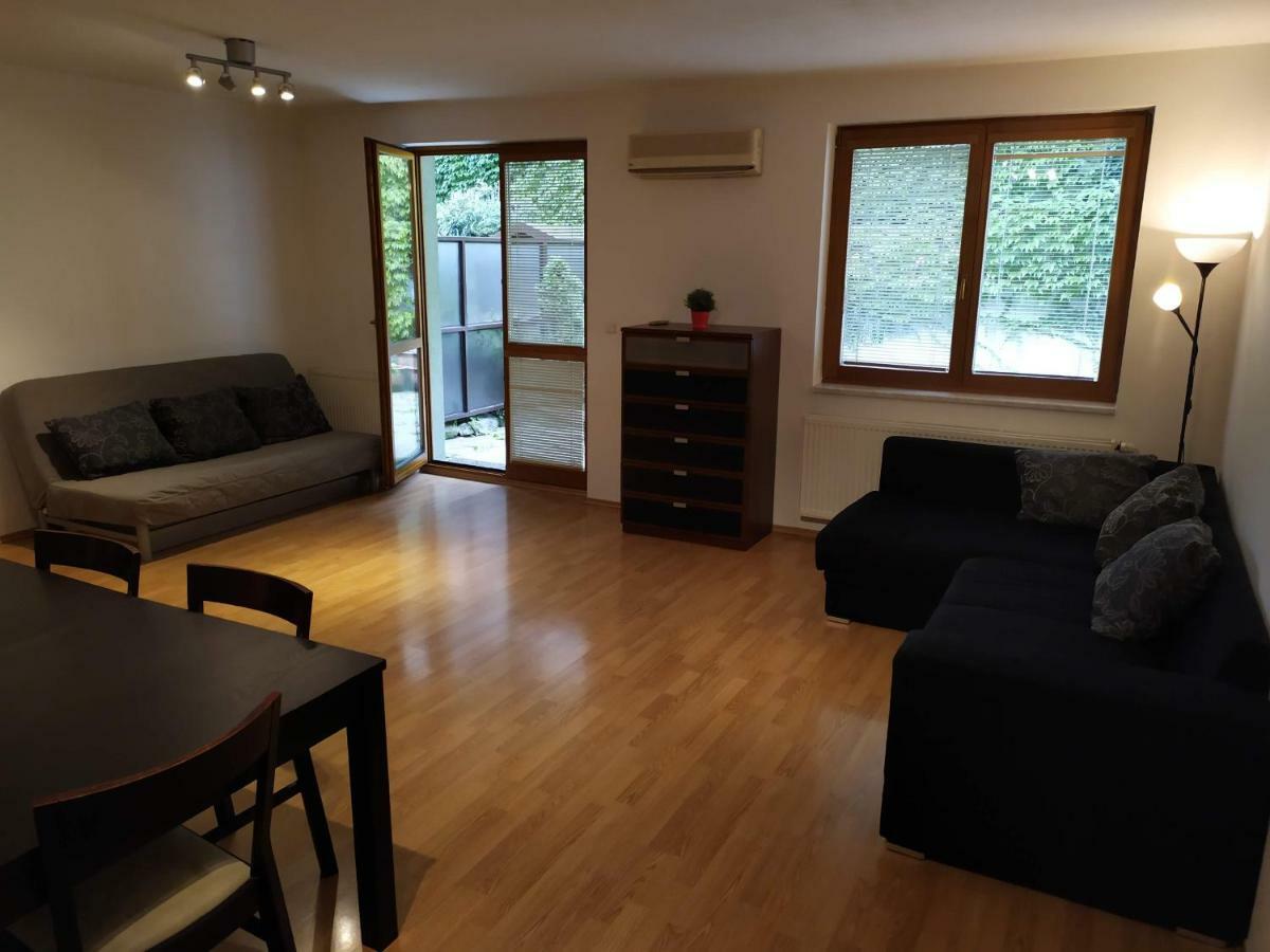Kate & Jenny - Two-Level Apartment In The Old Town Bratislava Bagian luar foto