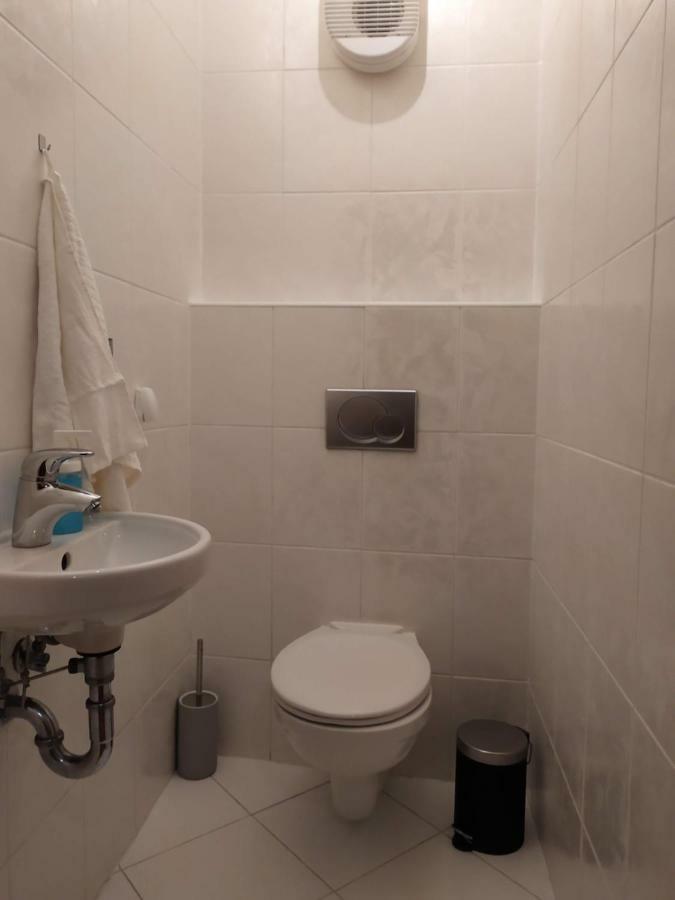 Kate & Jenny - Two-Level Apartment In The Old Town Bratislava Bagian luar foto